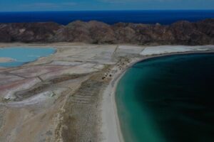 Bahia Salinas - Isla Carmen