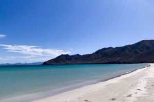 Bahia Salinas - Isla Carmen