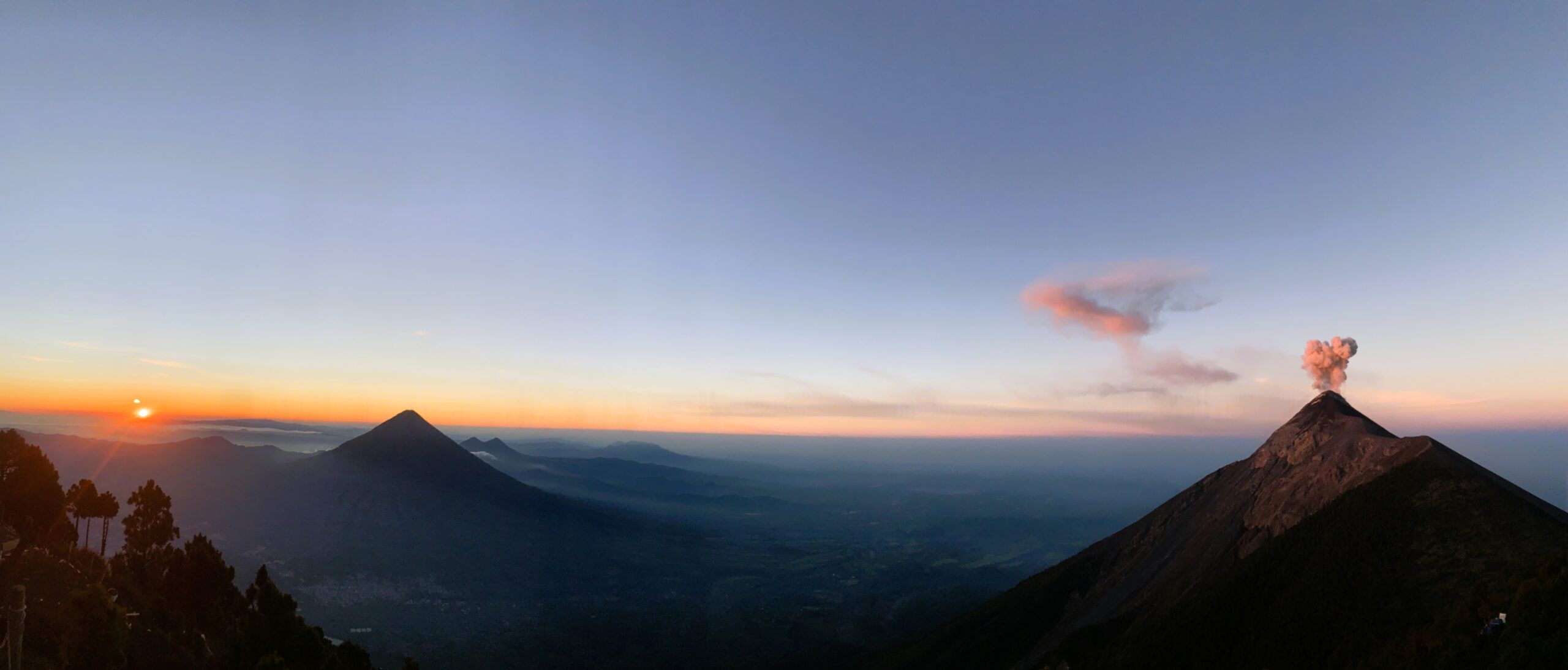 Vue depuis le sommet du volcan Acatenango