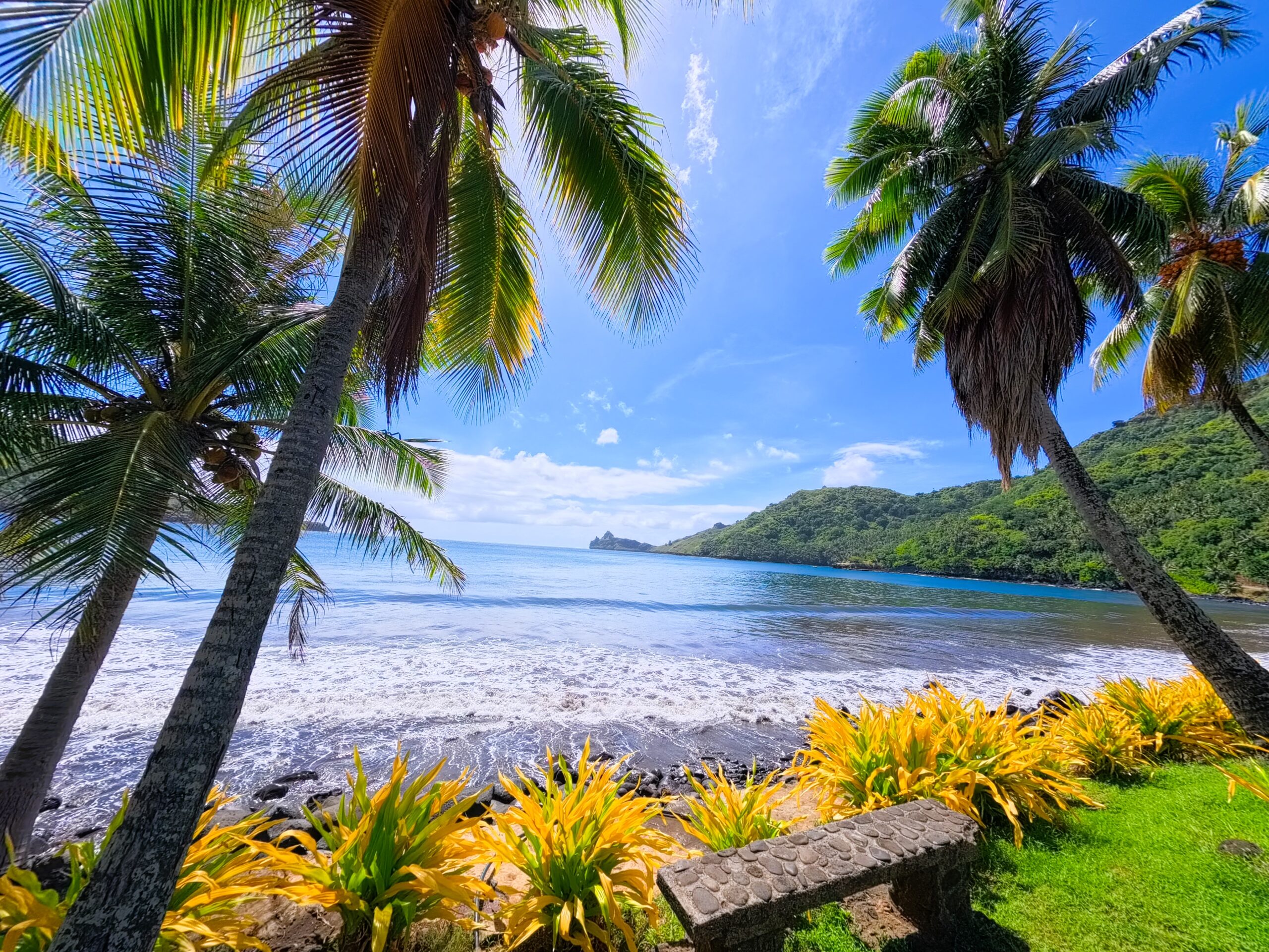 Hatiheu Bay - Nuku-Hiva